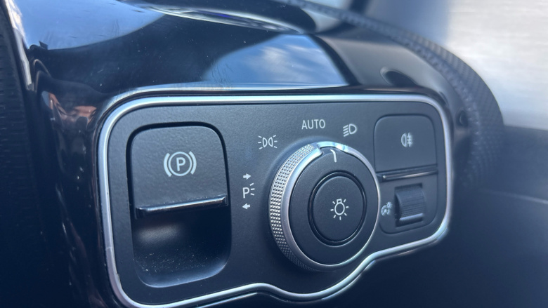 Mercedes-Benz CLA 250e AMG Line Premium + Night Ed 4dr Tip Auto Saloon